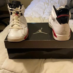 2010 varsity red 6s pre owned with box